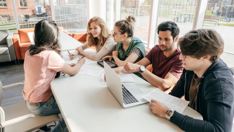 Summer Internship 2028 : le calendrier de recrutement en banque d&rsquo;investissement