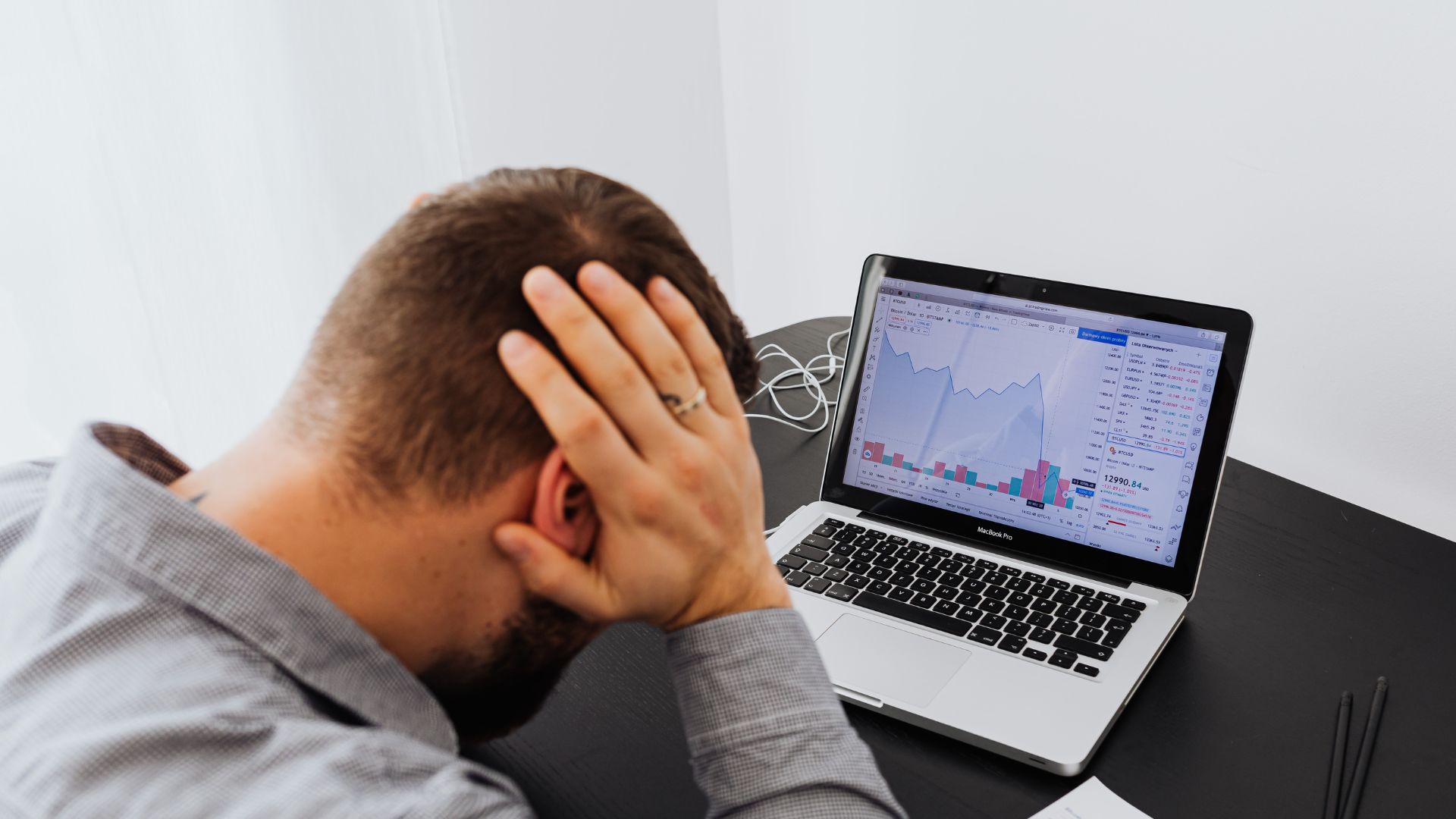 Comment les desks de trading gèrent un krach boursier en temps réel