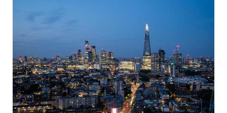 Working abroad in finance: a guide to the best destinations for an international career