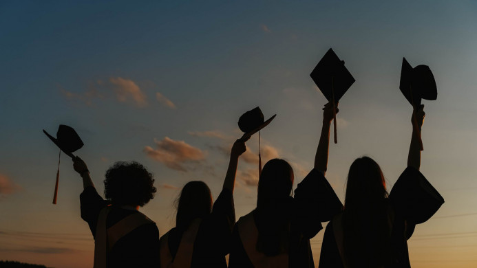 Réseau alumni : comment s'en servir en école
