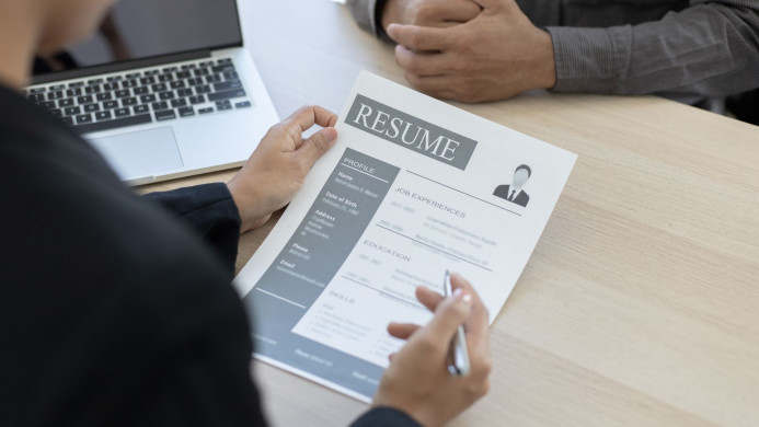 Ce que les recruteurs regardent vraiment sur votre CV en moins de 30 secondes